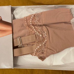 NWT WOLFORD Cotton Contour Lace Forming Thong Bodysuit in ROSE TAN